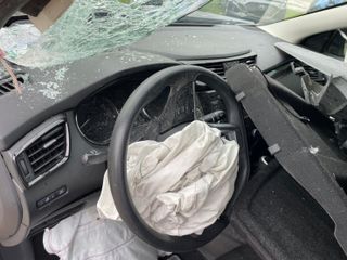 2020 Nissan Rogue Sport SV FWD Xtronic CVT - Interior Steering Wheel With Keys Image